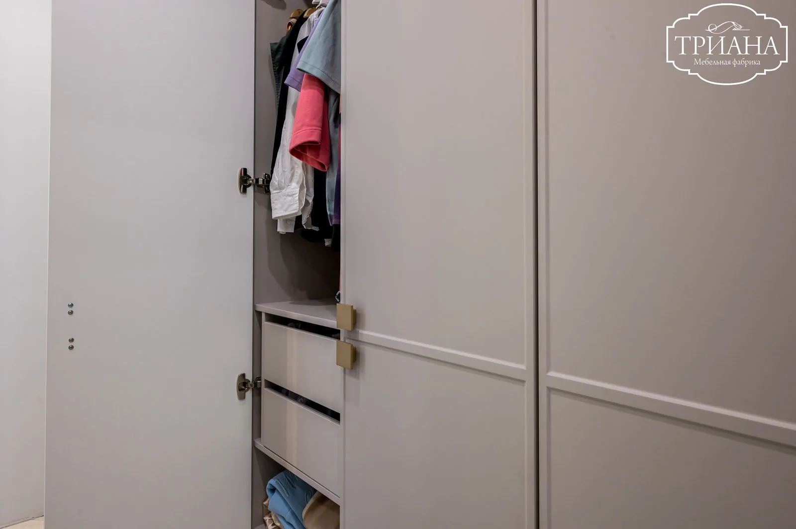 Встроенный шкаф на заказ, проект SK-26, фото 3 - фабрика ТРИАНА
